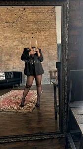 Сочная милфа — эротические фото