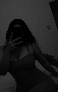 Юля — эротические фото